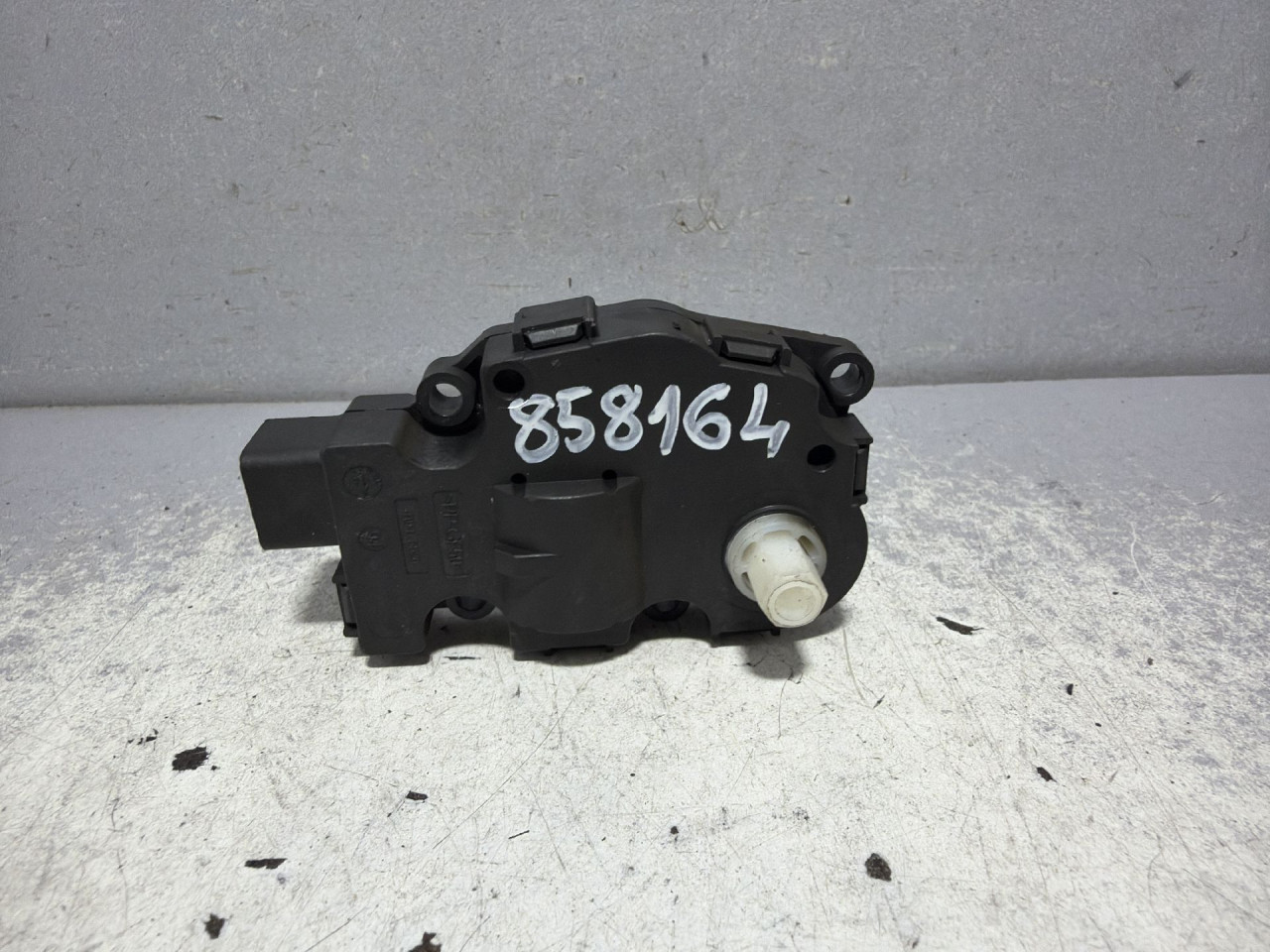 DIJELOVI MOTORIC KLAPNE AUDI A4 (B8) > 12-15 K9749007