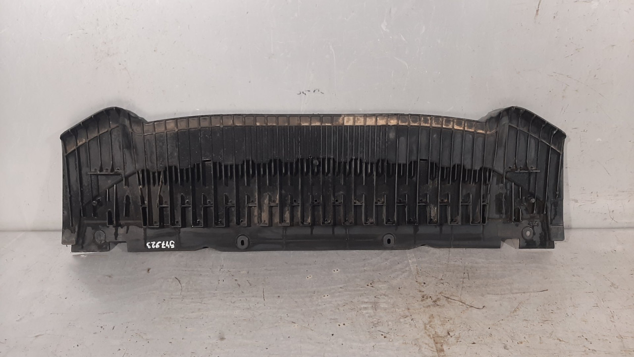 PLASTIKA BRANIKA AUDI A4 (B8) > 07-11 8K0807233