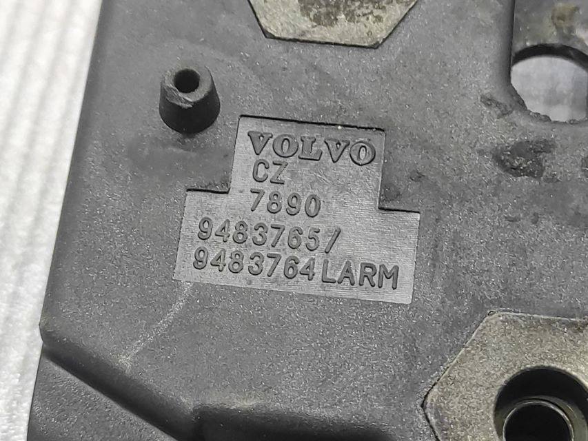 DIJELOVI BRAVA HAUBE VOLVO S70/V70 > 00-04 9483765