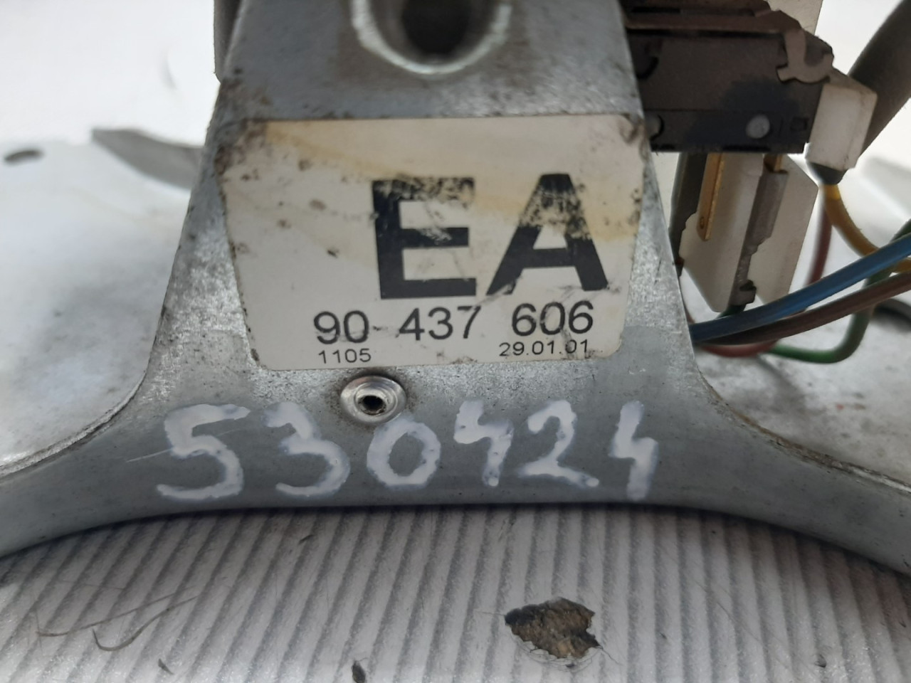 DIJELOVI SALTEBLA OPEL ZAFIRA B > 05-07 90437606