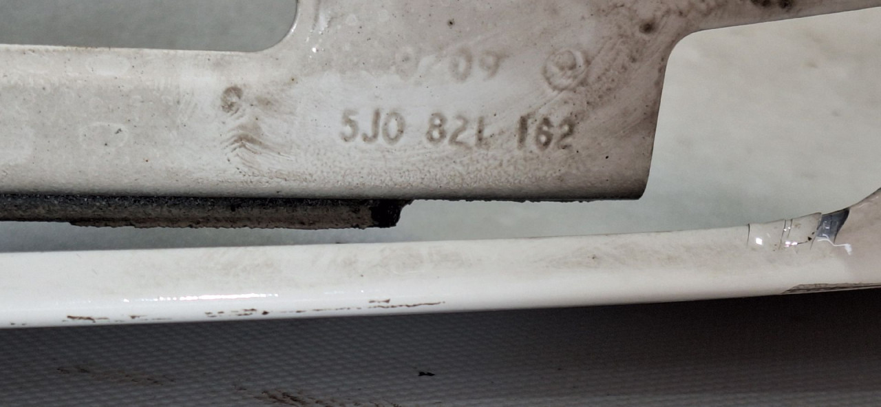 DIJELOVI BLATOBRAN SKODA ROOMSTER > 06-10 5J0821162