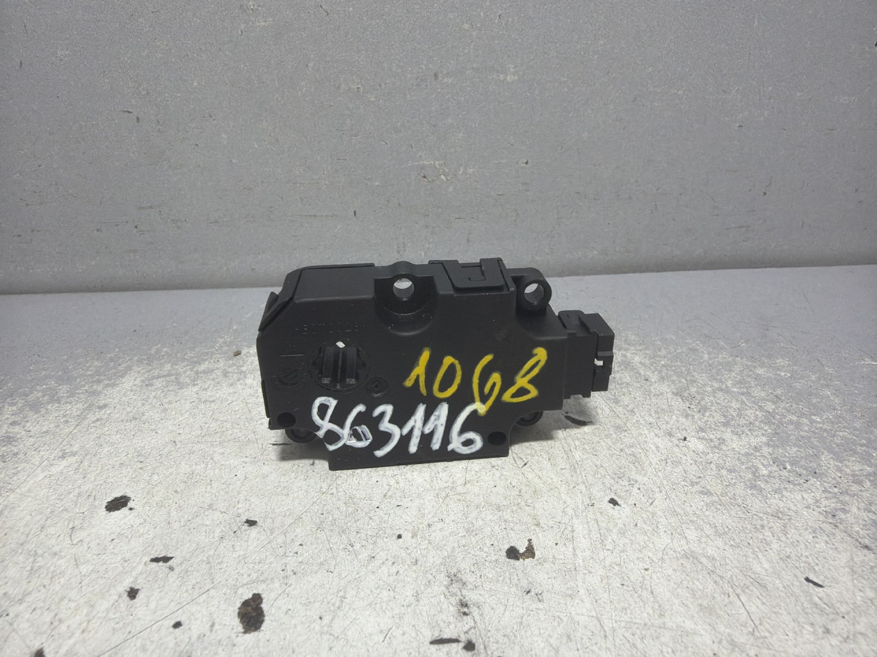 DIJELOVI MOTORIC KLAPNE AUDI A4 (B9) > 15-18 2.0 ZBAT0084D03