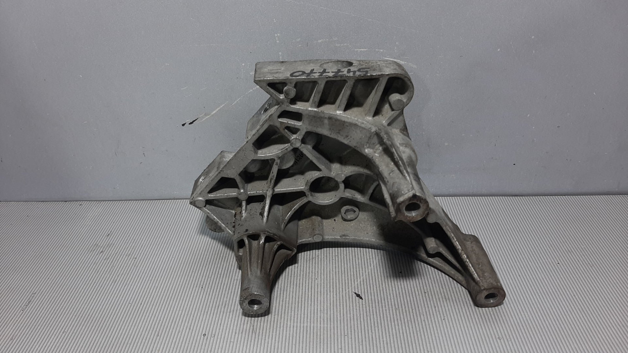 DIJELOVI NOSAC MOTORA VW CADDY > 10-15 03G199207G