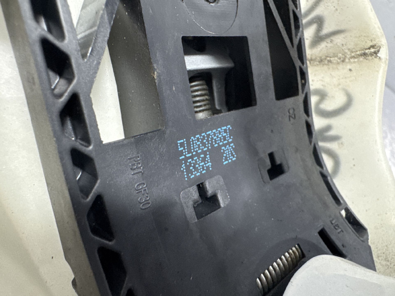 RUCKA VRATA SKODA OCTAVIA > 13-16 5L0837885C