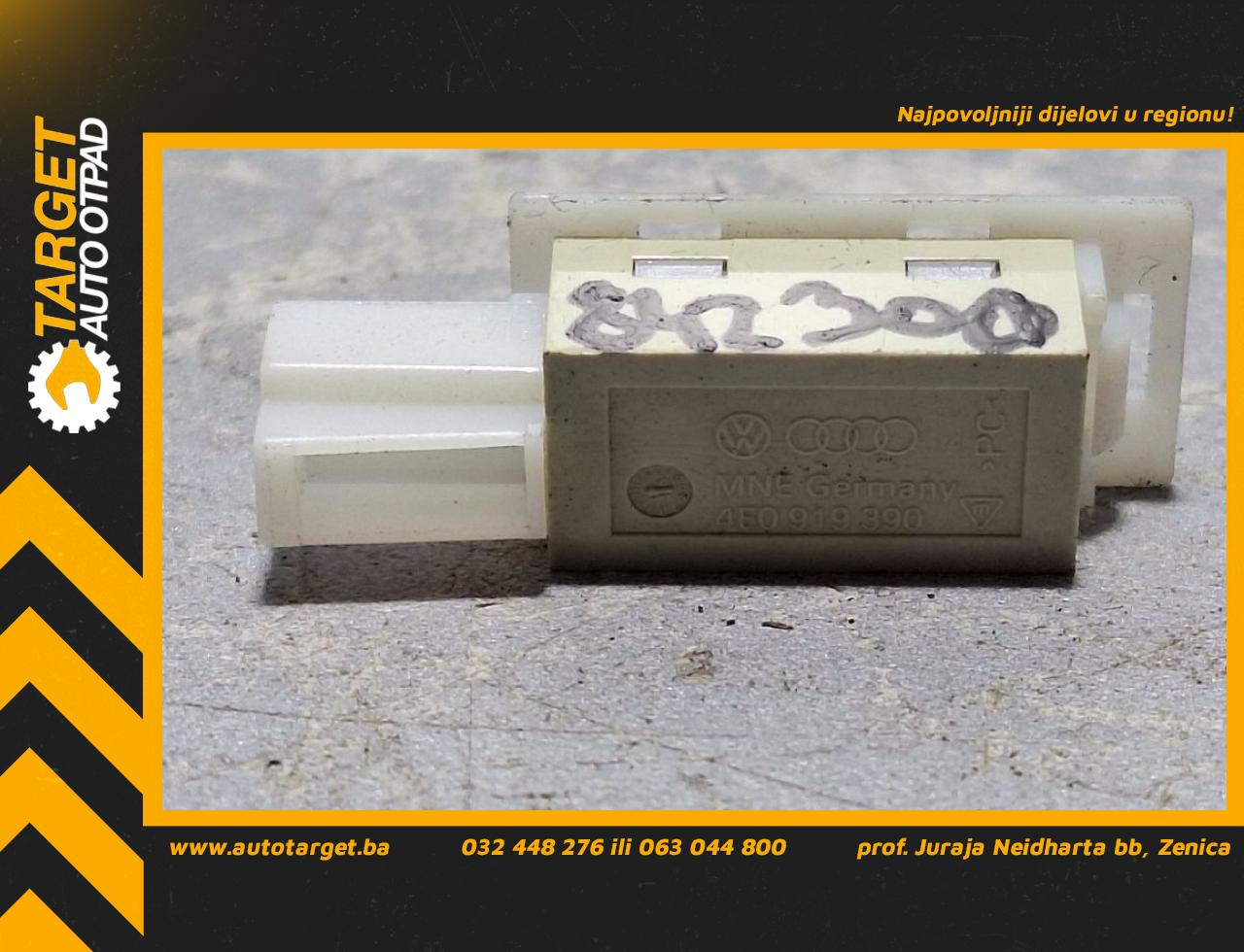 DIJELOVI RASVJETA U KABINI AUDI Q5 (FY) > 17 - 20 4E0919390