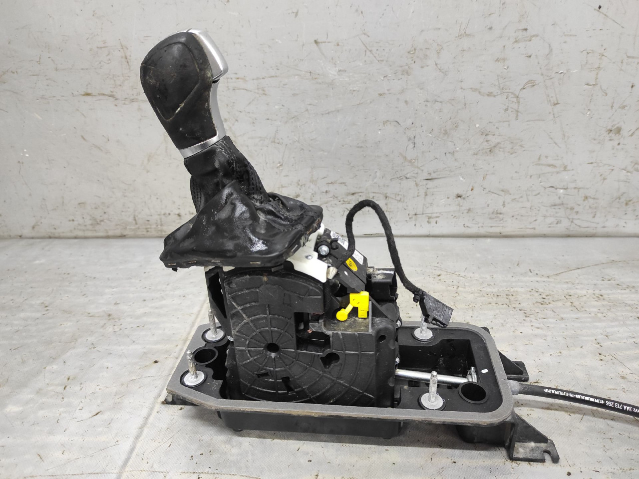 DIJELOVI SALTEBLA VW PASSAT B7 > 10-14 3AB713023H