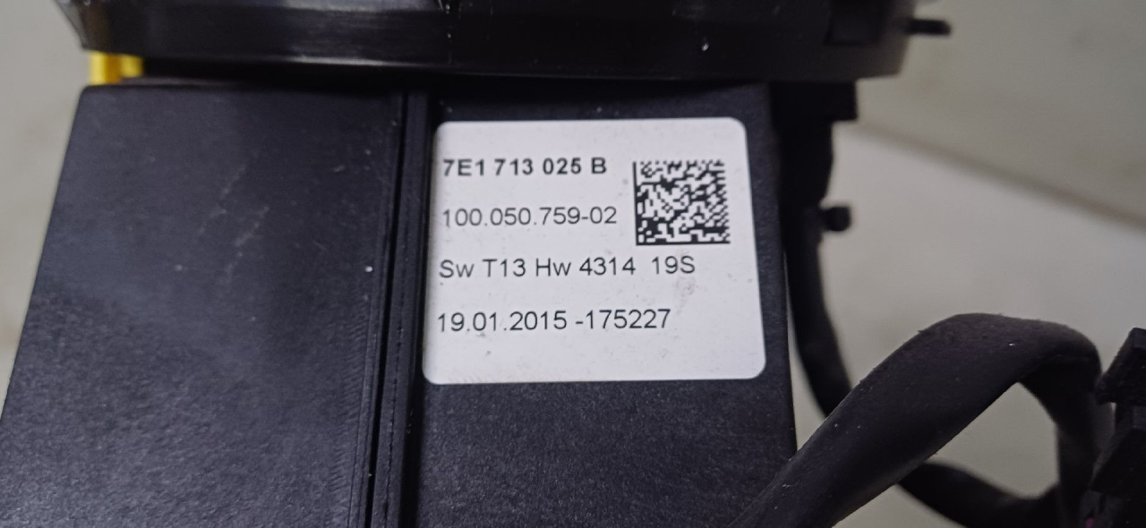 DIJELOVI SALTEBLA VW T6 > 15- 7E1713025B