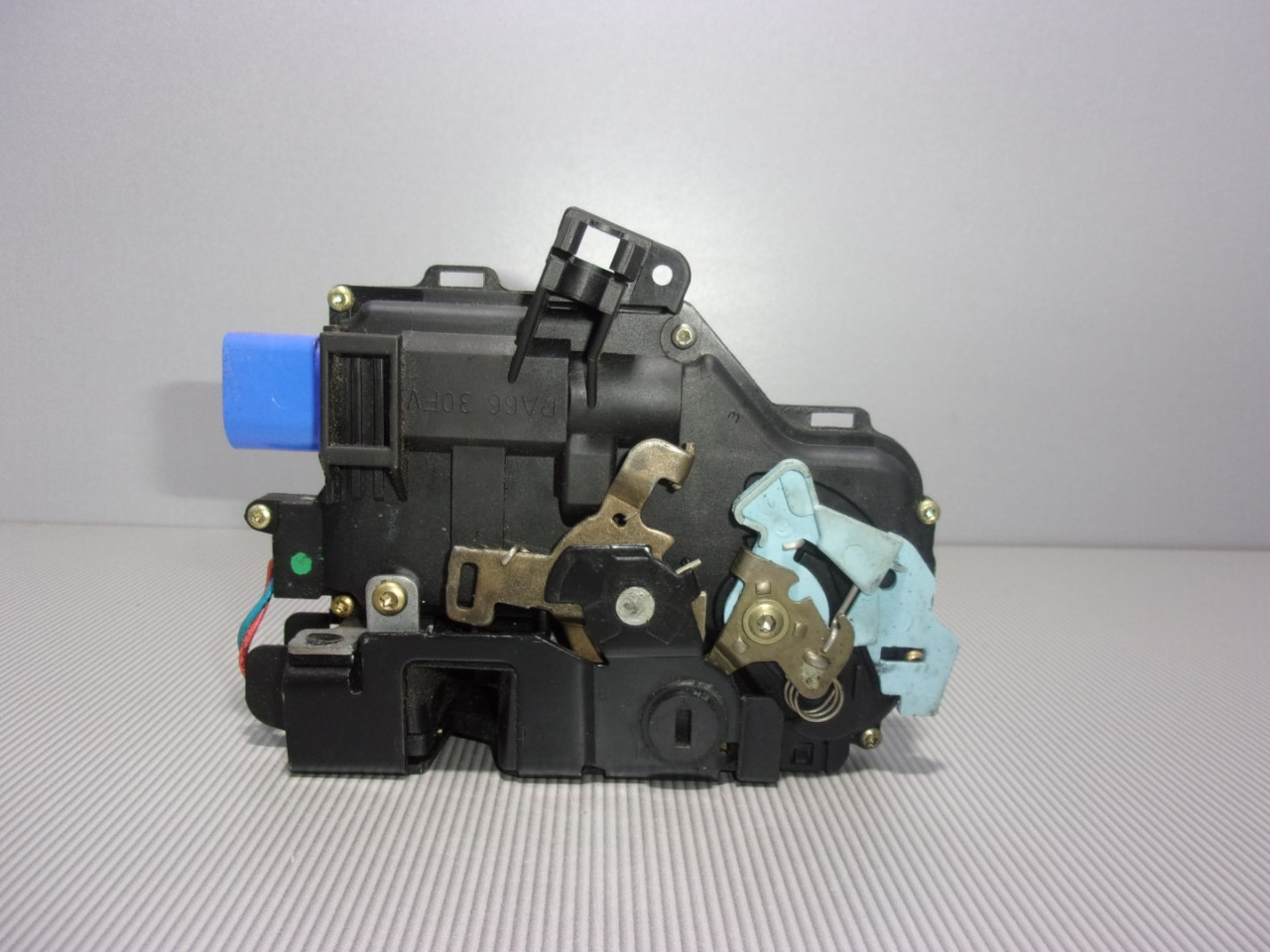 DIJELOVI BRAVA VRATA VW TOUAREG > 02-06 VW815036 7L0839016