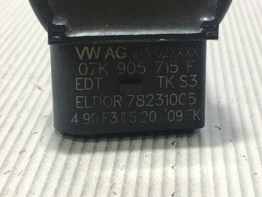 DIJELOVI BOMBINA AUDI A3 > 03-08 2.0 07K905715F