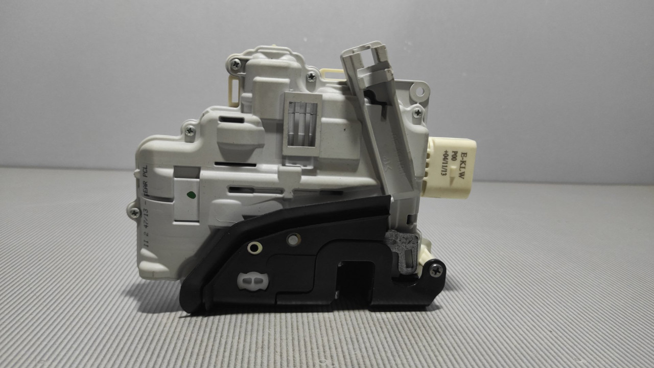 DIJELOVI BRAVA VRATA AUDI A6 4G > 11-14 4G0839015