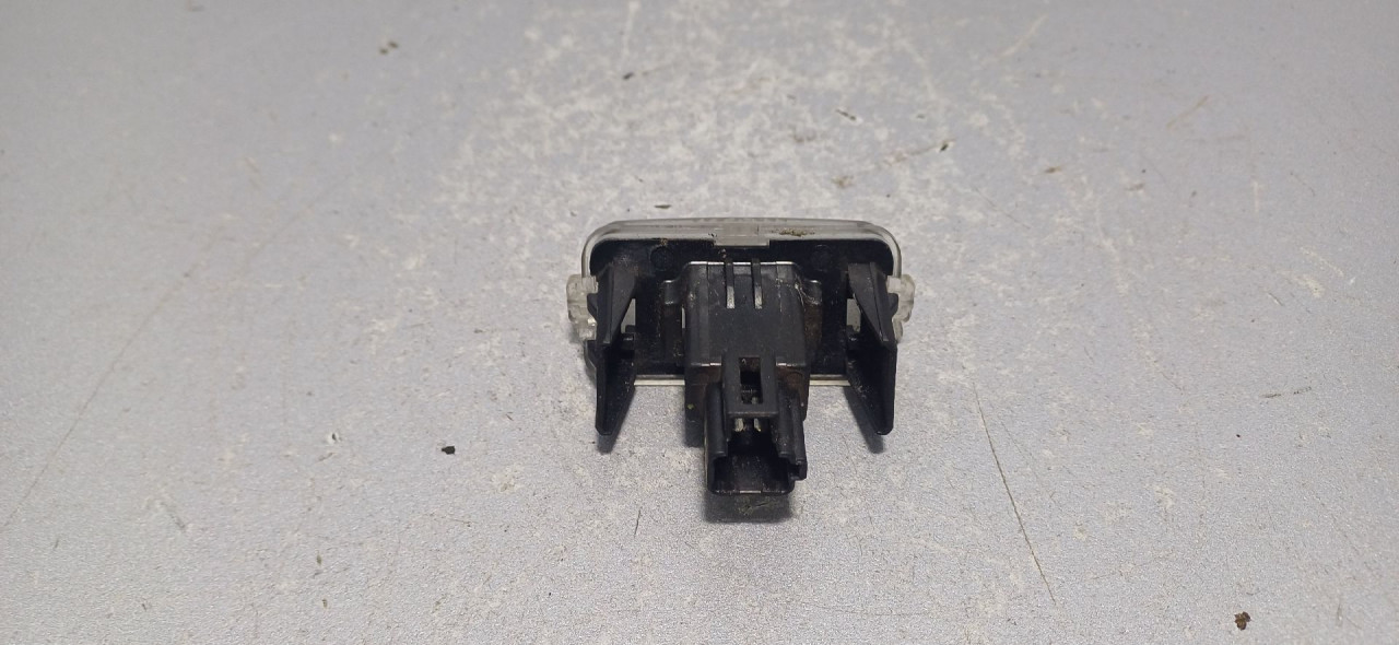 DIJELOVI RASVJETA TABLICA TOYOTA AURIS > 15-18