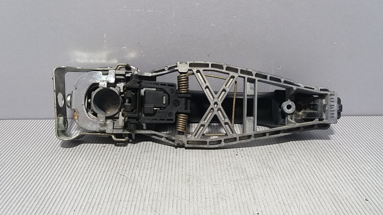 DIJELOVI RUCKA VRATA VW TOURAN > 03-06 1T0839885A