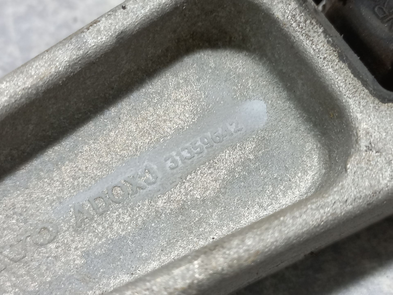 DIJELOVI NOSAC MOTORA VOLVO V40 > 12-16 31359642