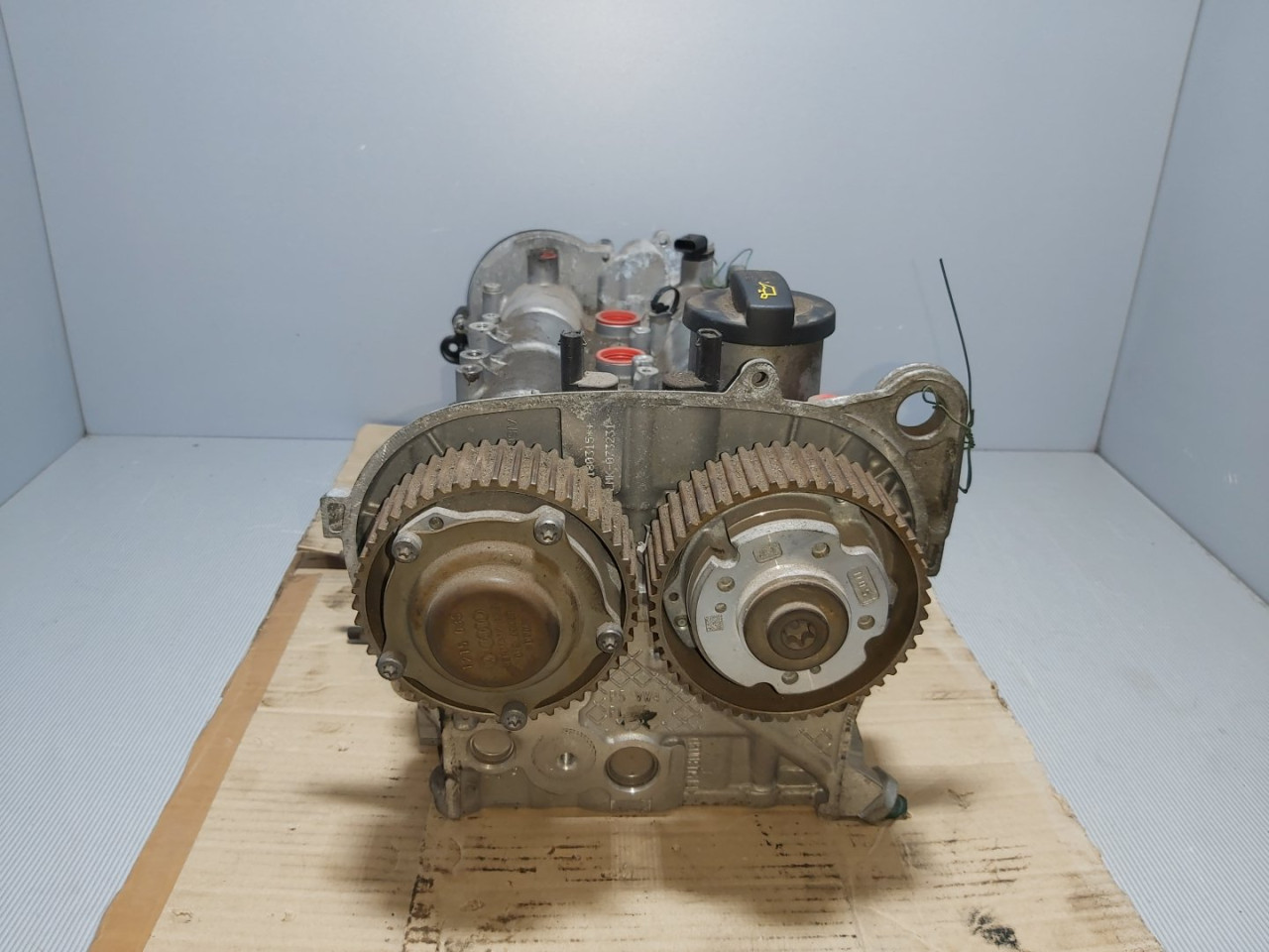 GLAVA MOTORA VW GOLF 7 > 12-16 04E103404AS