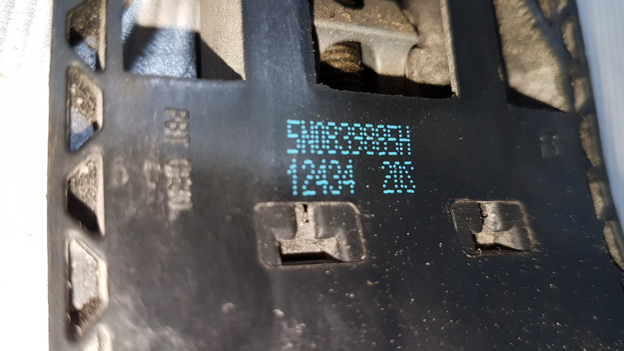 DIJELOVI RUCKA VRATA VW GOLF 7 > 12-16 5N0839885H