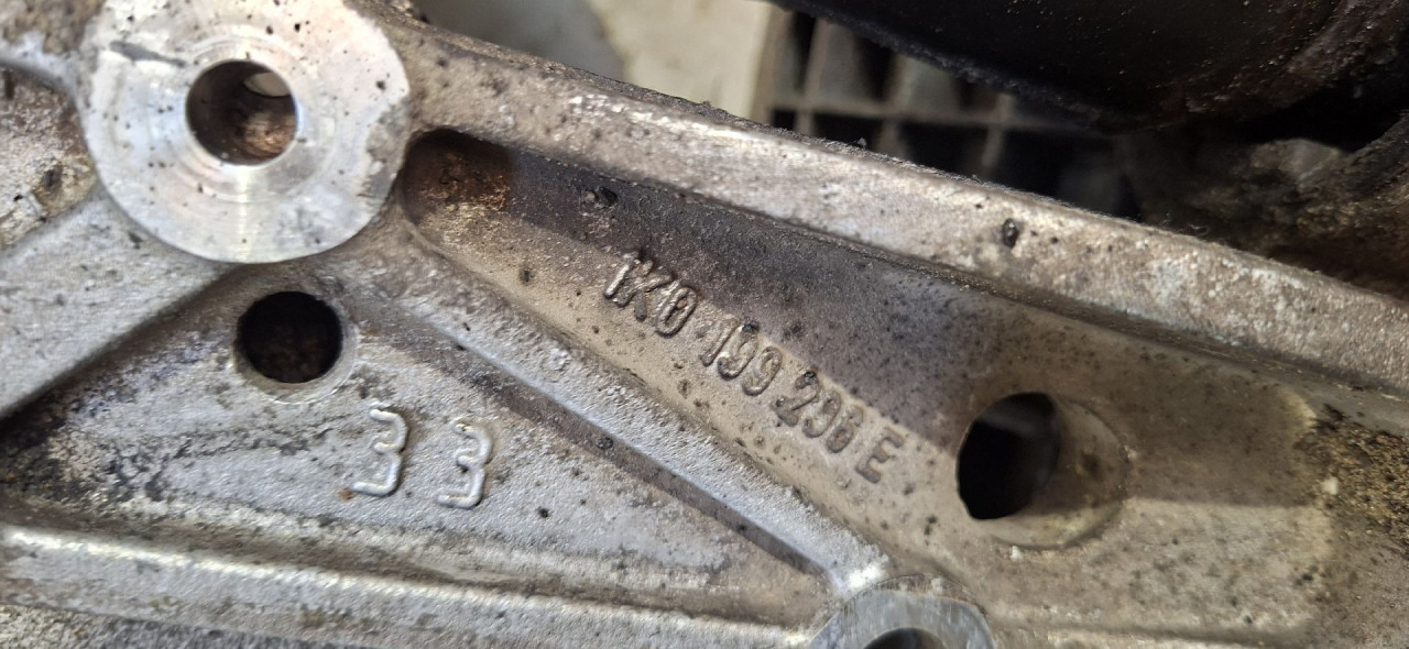 DIJELOVI NOSAC LAFETE VW GOLF 6 > 08-12 1.6 1K0199296E