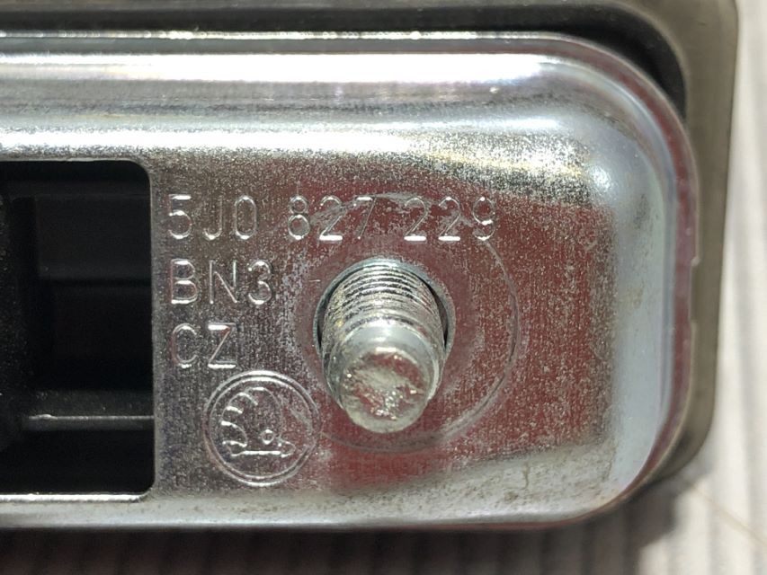 DIJELOVI PREKIDAC SKODA FABIA > 10-14 5J0827229