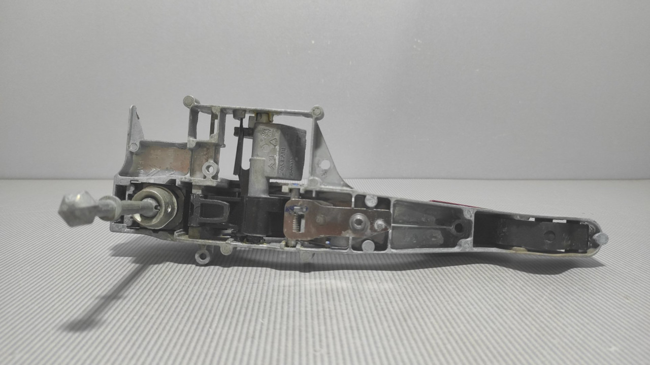 RUCKA VRATA PEUGEOT PARTNER > 08-11 9680168680