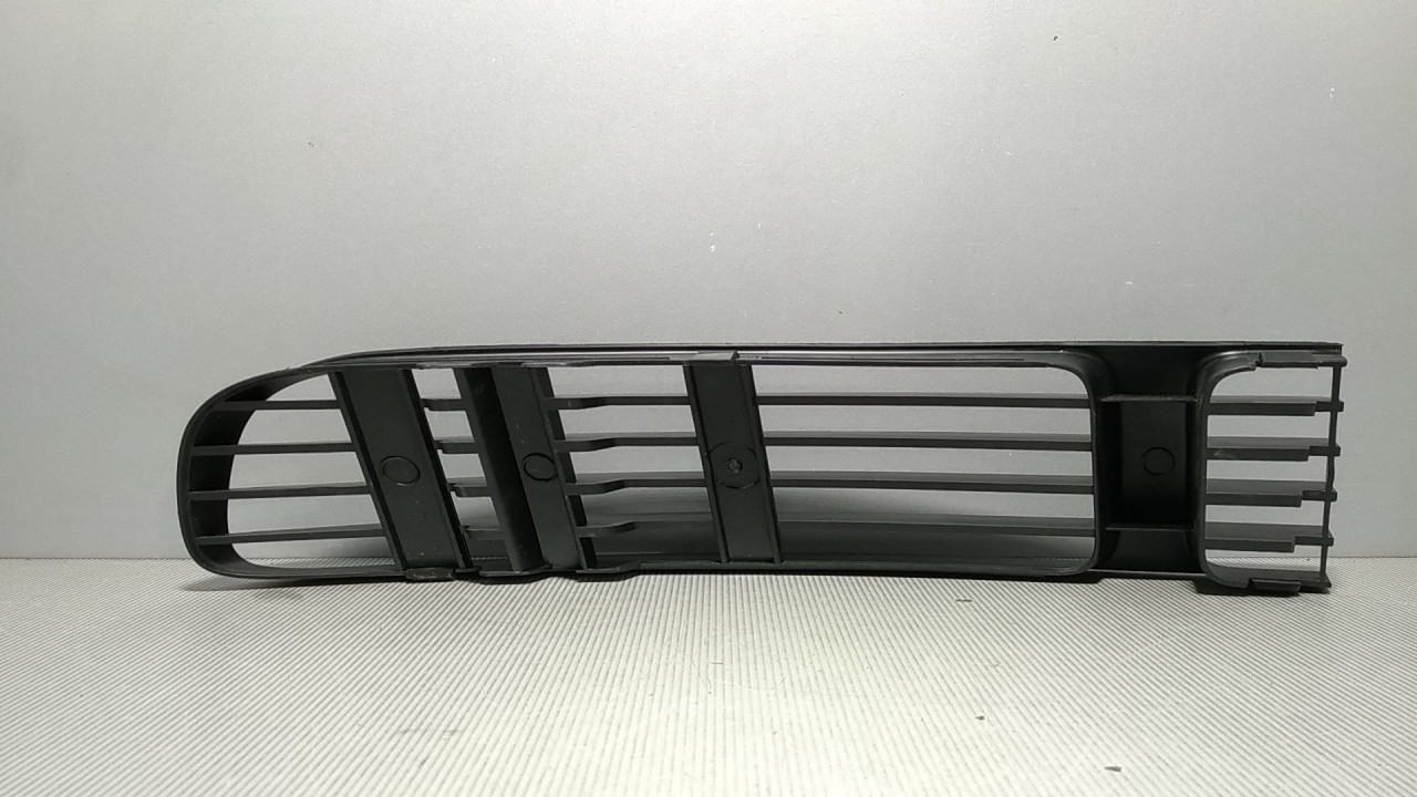 RESETKA BRANIKA VW PASSAT B5 > 00-05 3B0853678B