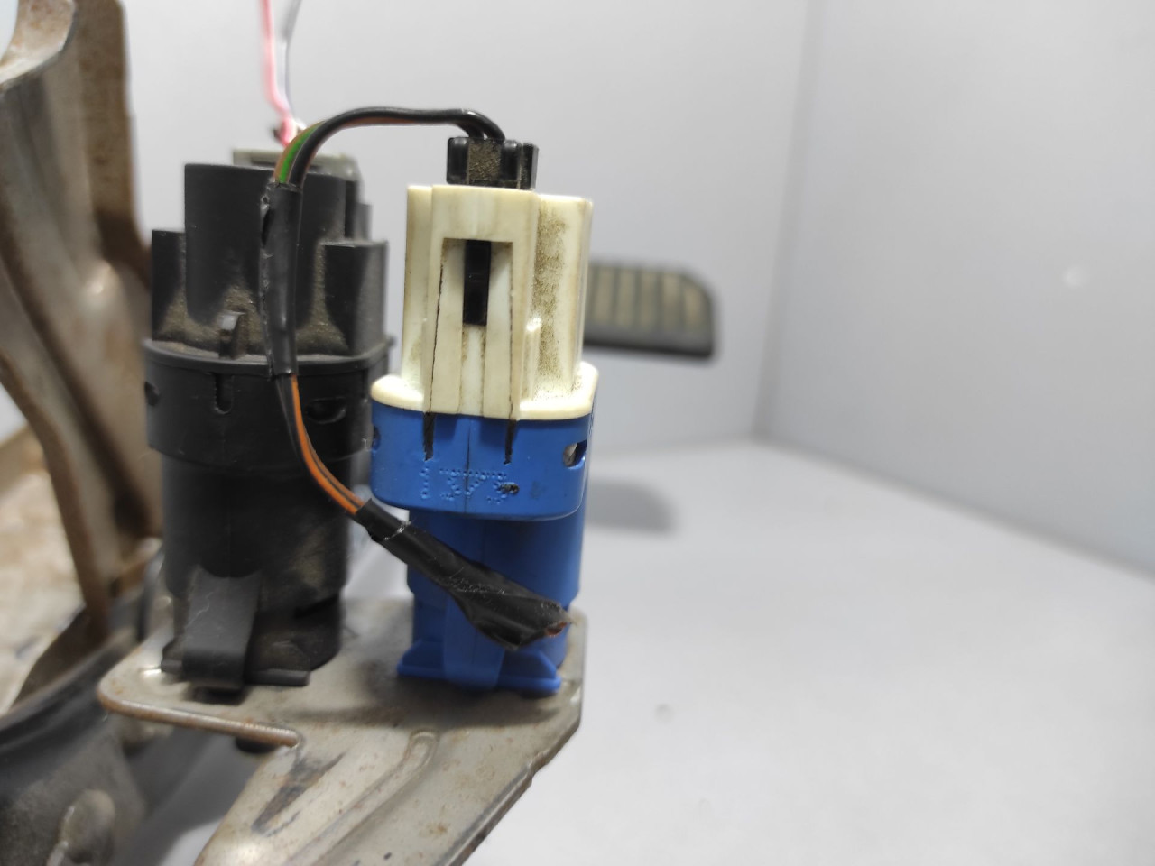 DIJELOVI PREKIDAC VOLVO S60/V60 > 14- 3M5T9C872AC