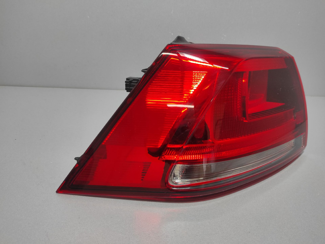 DIJELOVI STOP SVJETLO VW GOLF 7 > 12-16 5G0945095M