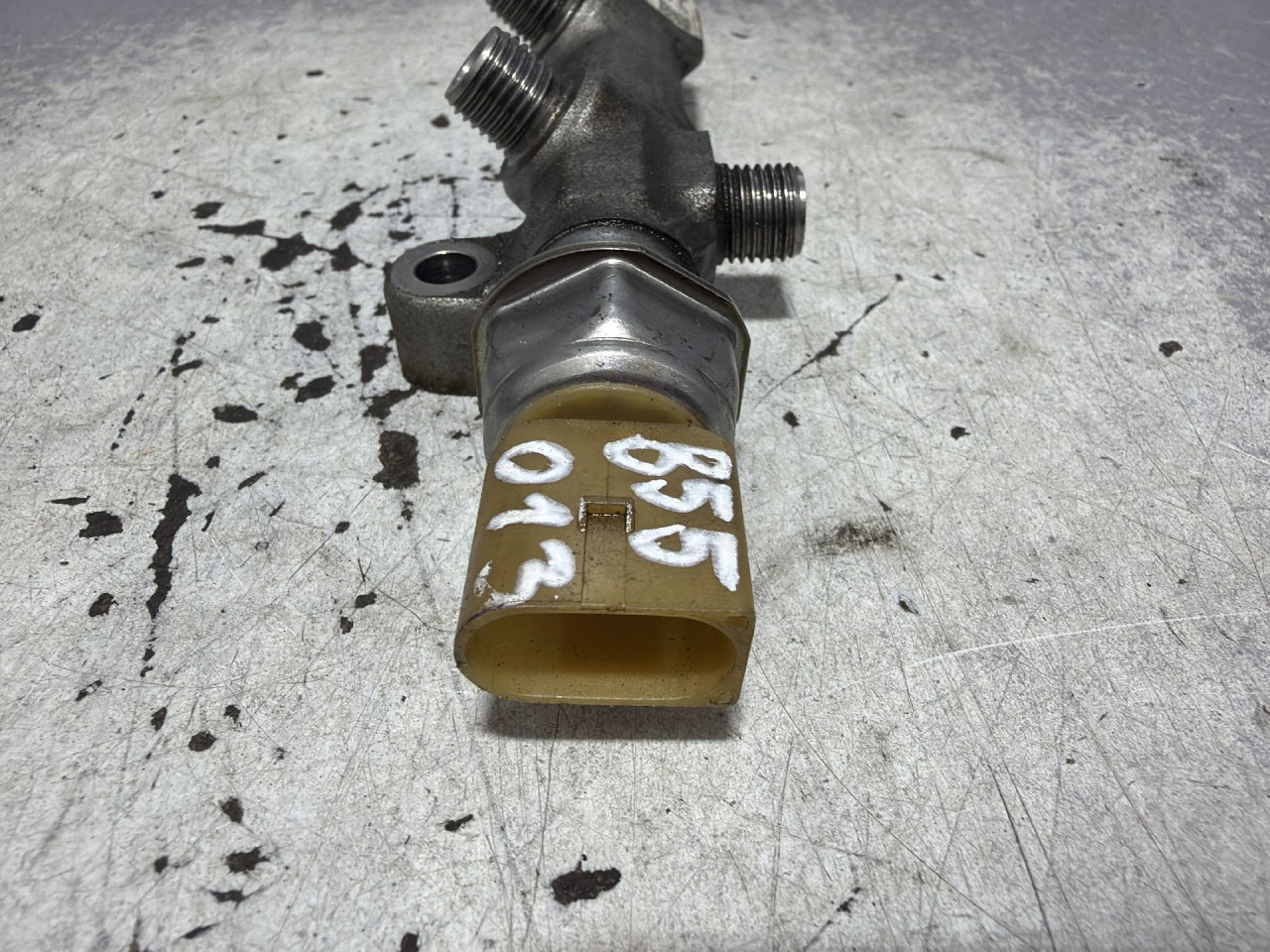 SENZOR PRITISKA GORIVA AUDI A3 (8V1/8VA) > 12-16 03L906051