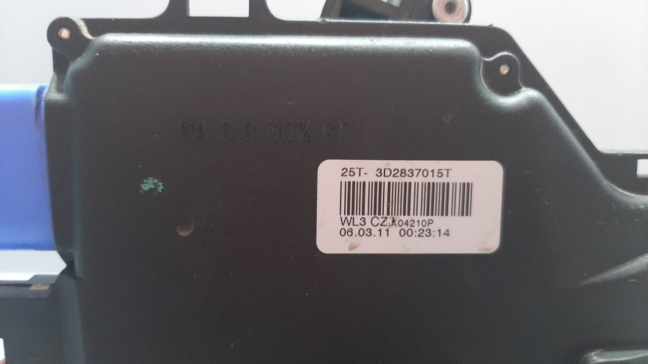 DIJELOVI BRAVA VRATA VW TOURAN > 10-15 3D2837015T