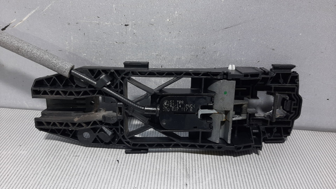 RUCKA VRATA SKODA FABIA > 07-10 3T0837017E