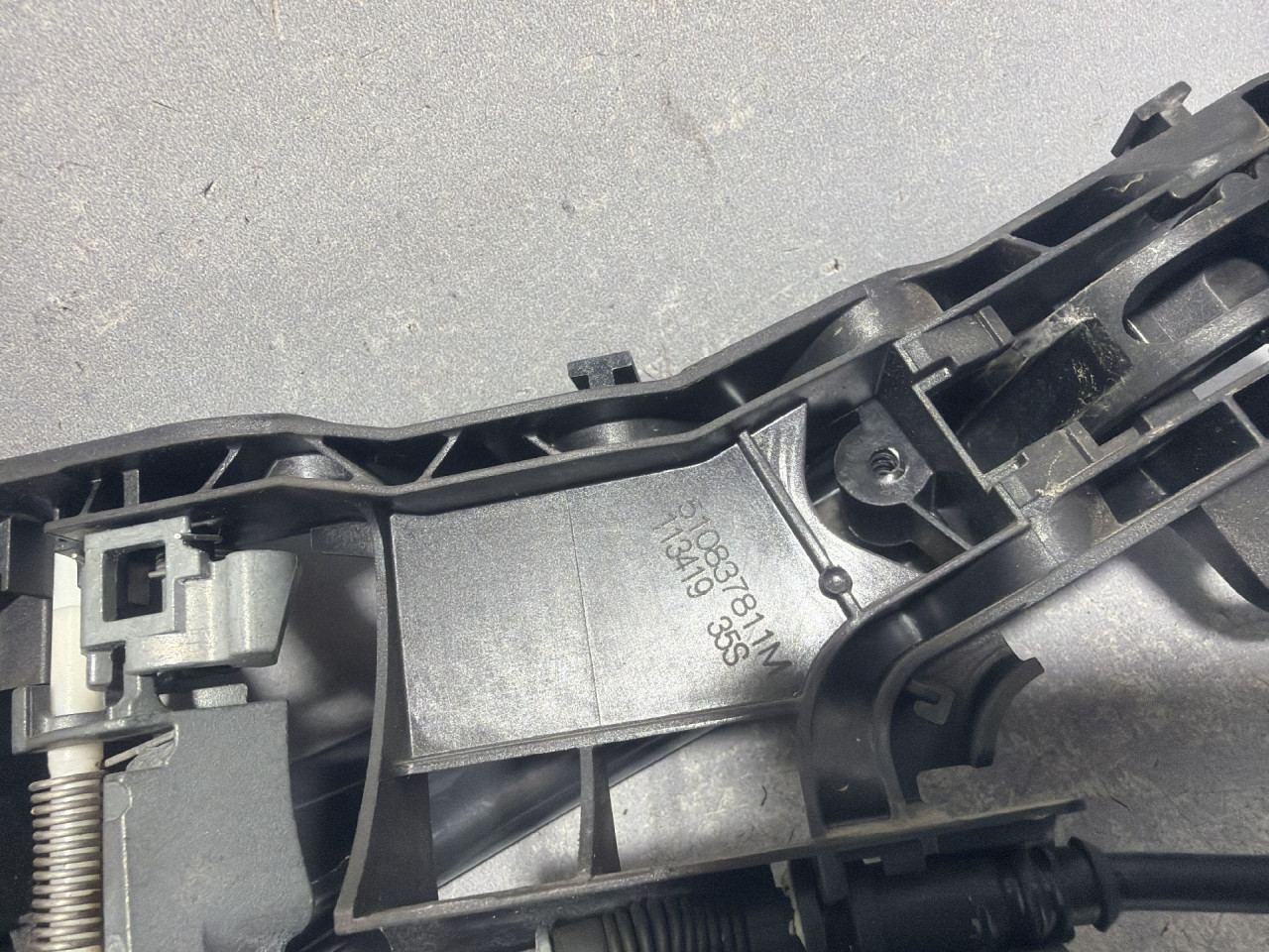 DIJELOVI RUCKA VRATA VW PASSAT B8 > 19 - 1.6 510837811M
