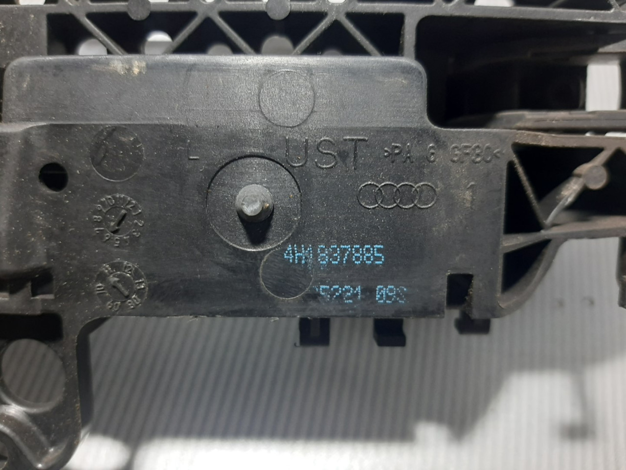DIJELOVI RUCKA VRATA AUDI A6 4G > 11-14 4H1837885