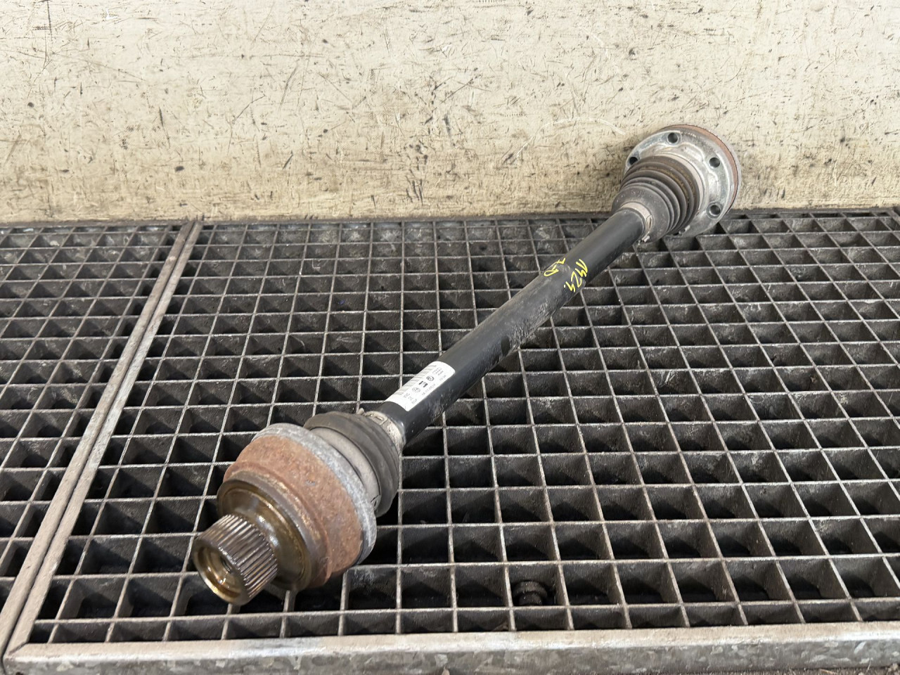 DIJELOVI POLUOSOVINA AUDI Q5 > 12-16 2.0 8R0501203C