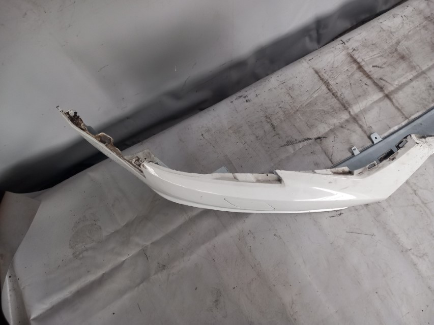 DIJELOVI BRANIK AUDI A4 (B9) > 15-18 8W0807437