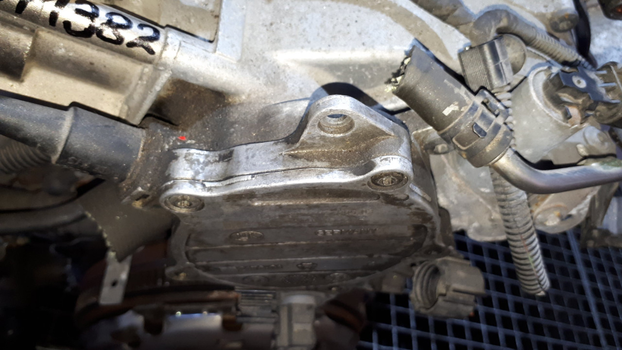 VAKUM PUMPA SKODA OCTAVIA > 04-08 06D145100E