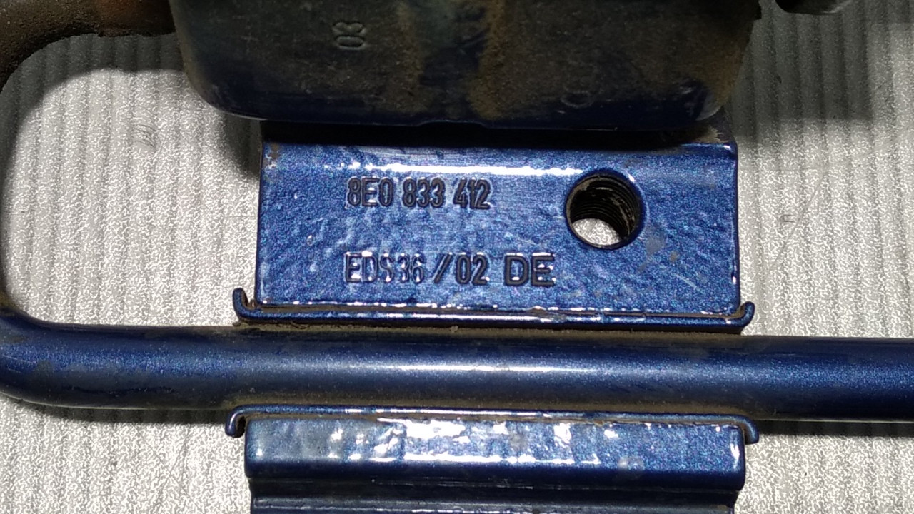 DIJELOVI BAGLAMA AUDI A6 > 04-08 8E0833412