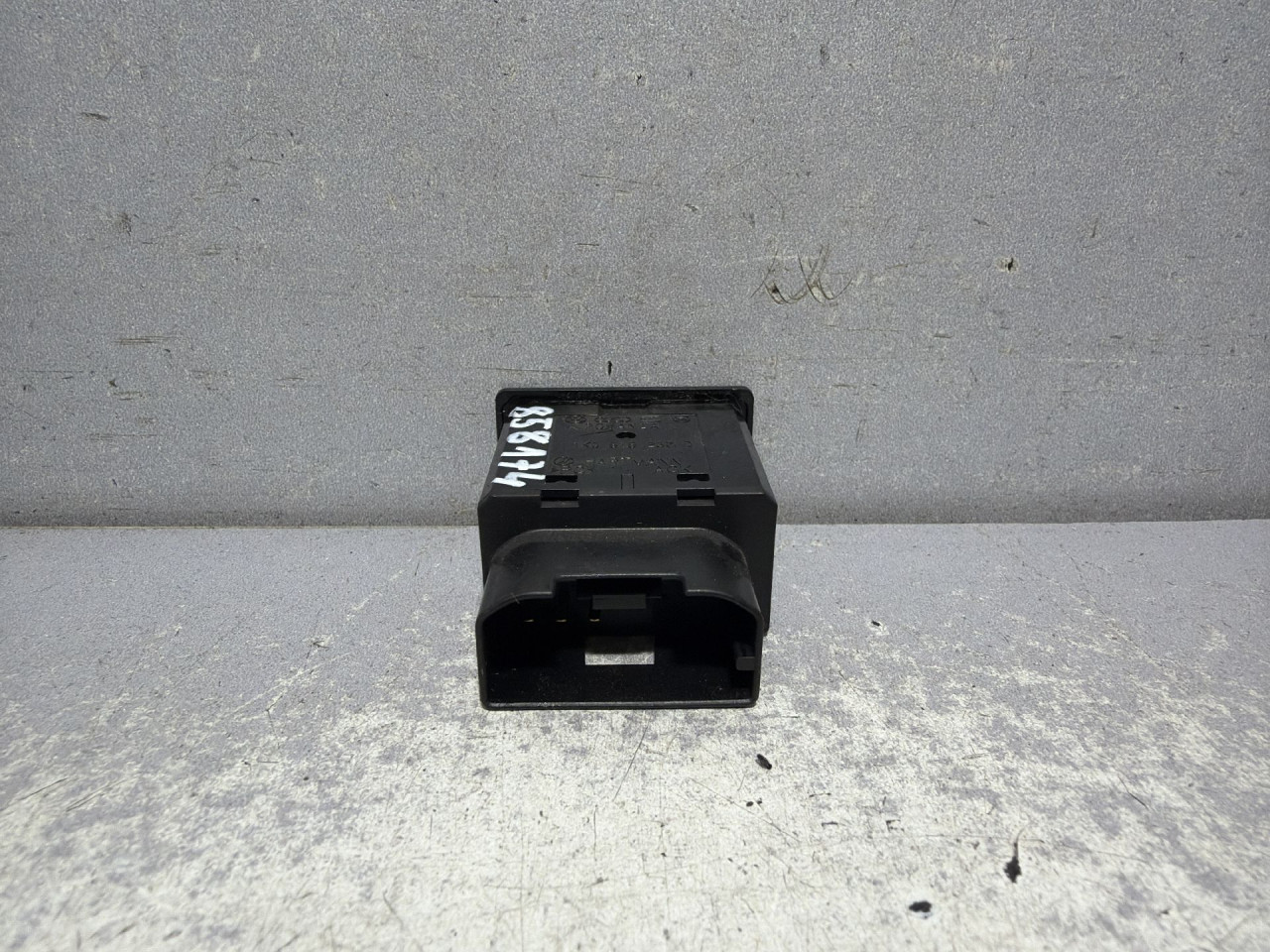 DIJELOVI PREKIDAC AUDI A4 (B8) > 12-15 1K0919237D