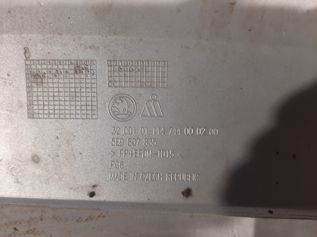 DIJELOVI SPOJLER SKODA OCTAVIA > 13-16 5E9807835