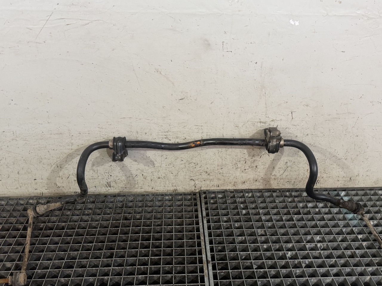DIJELOVI BALANS STANGA NISSAN X-TRAIL > 14-17 546114CE0A