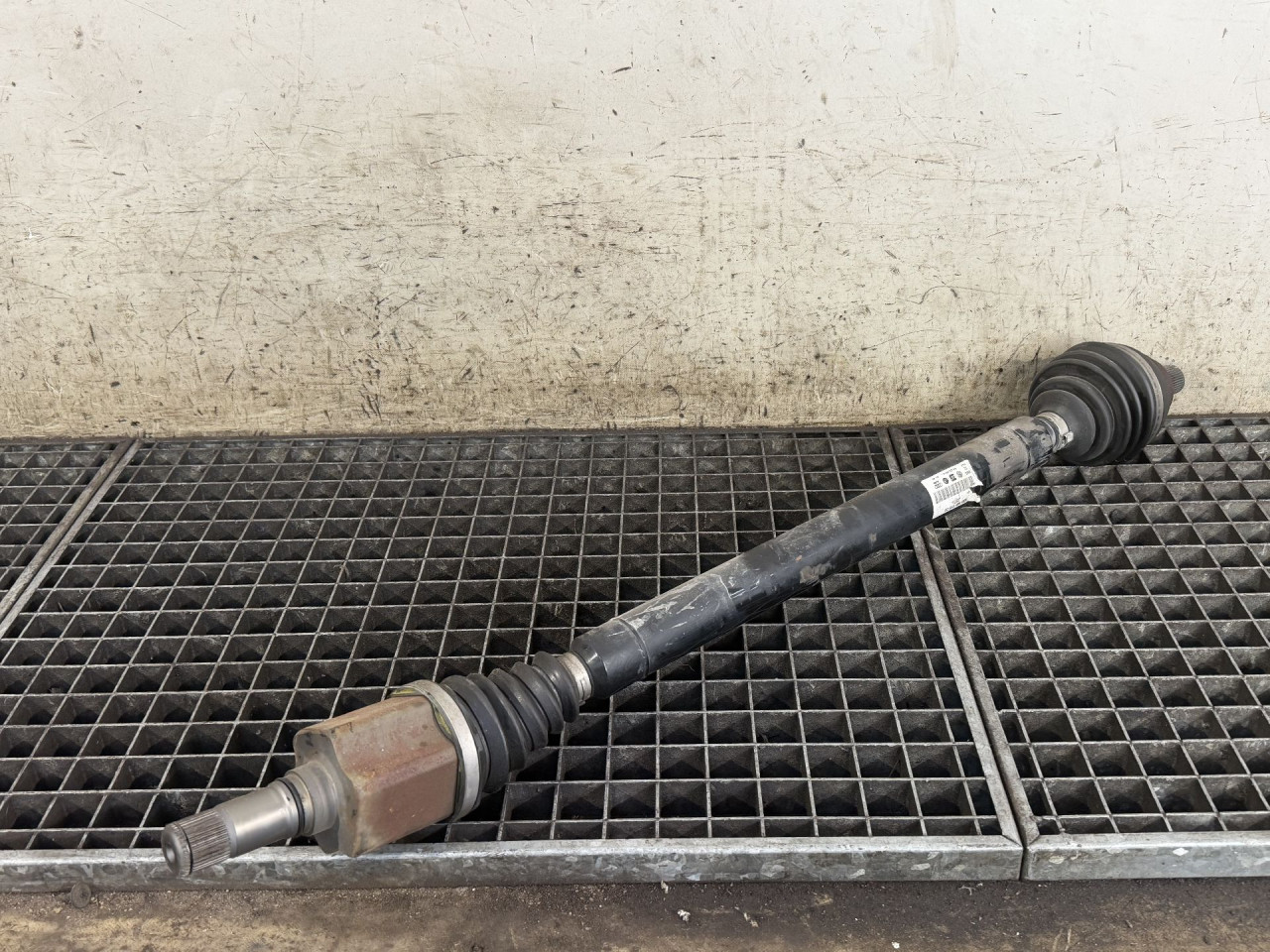 DIJELOVI POLUOSOVINA VW PASSAT B8 > 14-19 2.0 3Q0407272CE