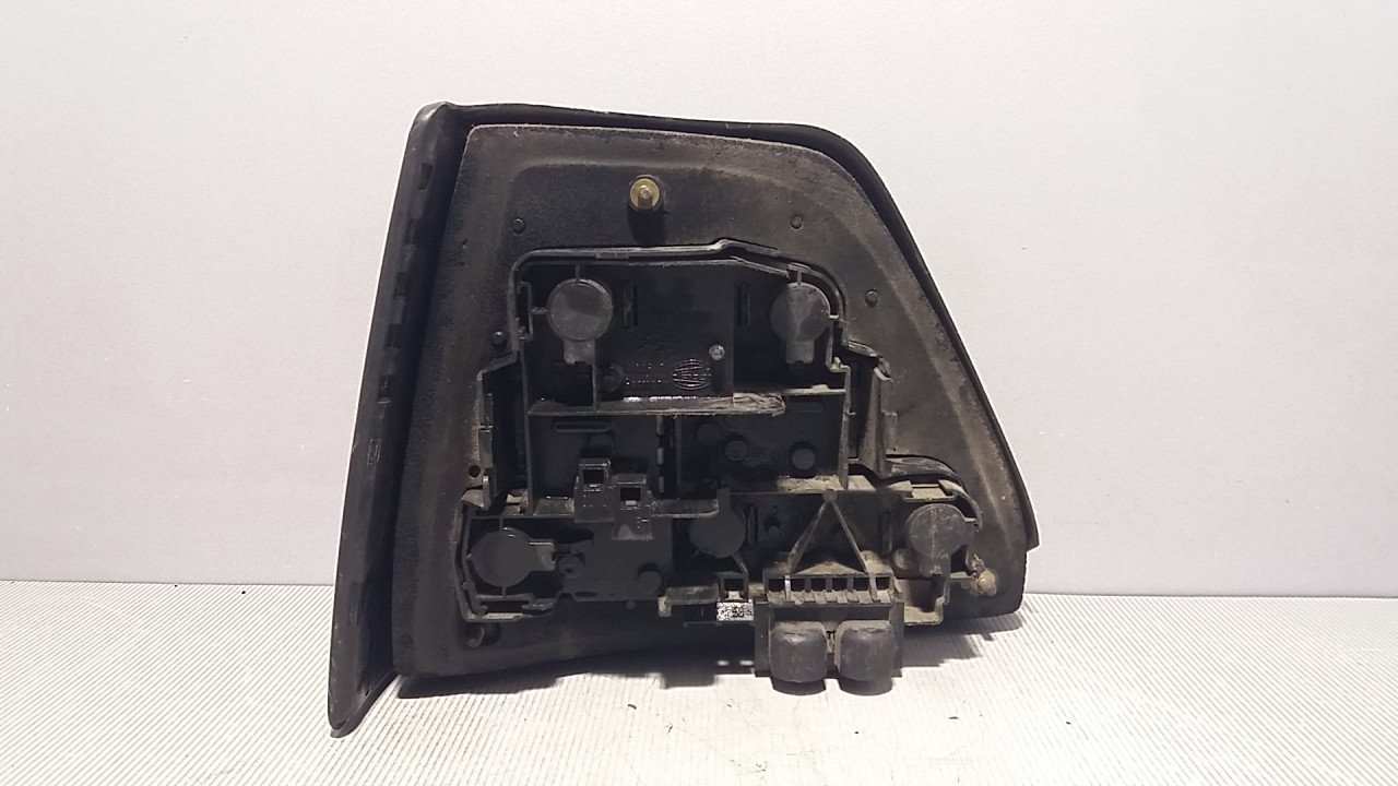DIJELOVI STOP SVJETLO VW GOLF 2 > 83-89 191945112
