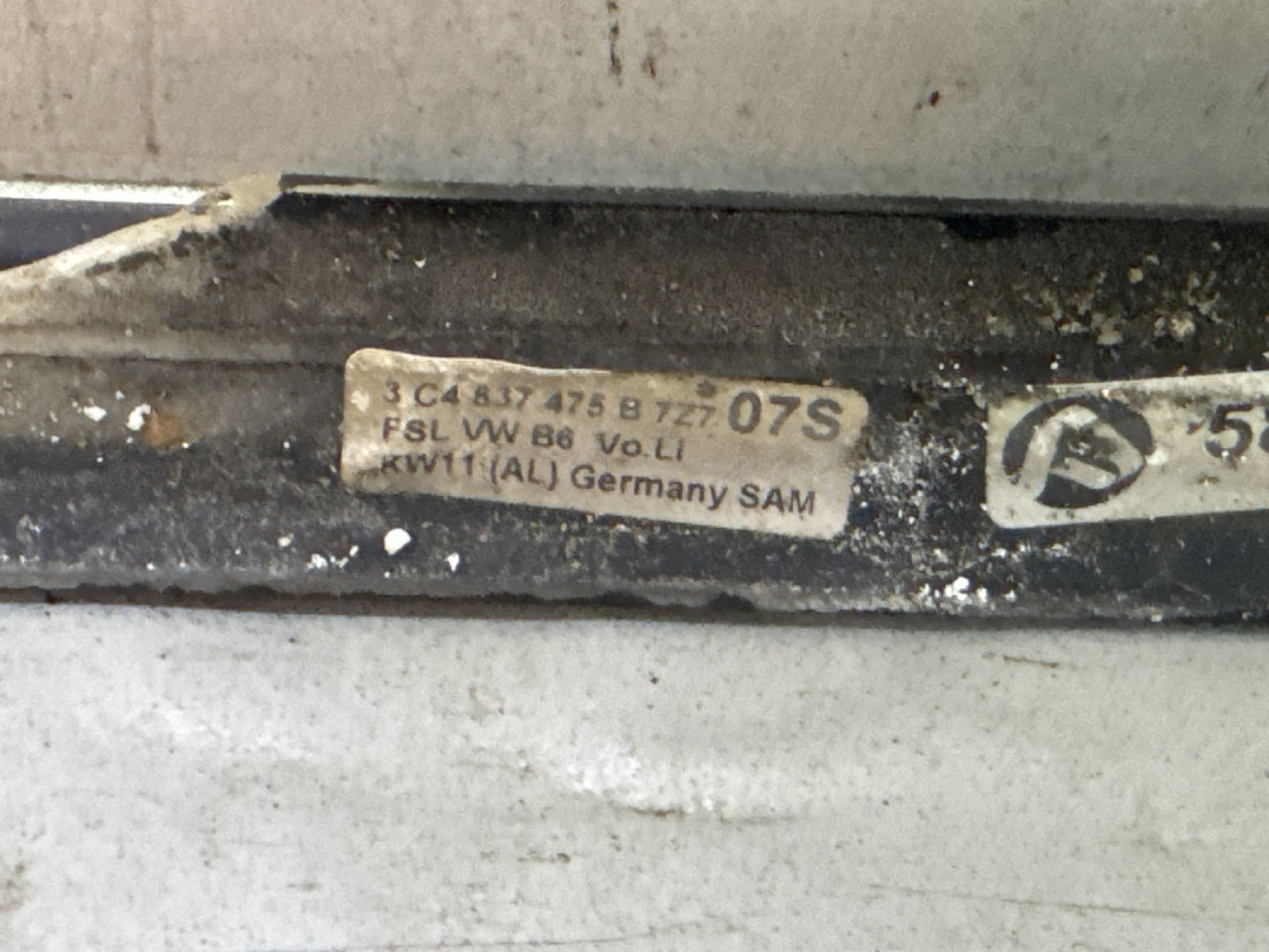 DIJELOVI LAJSNA VW PASSAT B6 > 05-10 2.0 3C4837475B