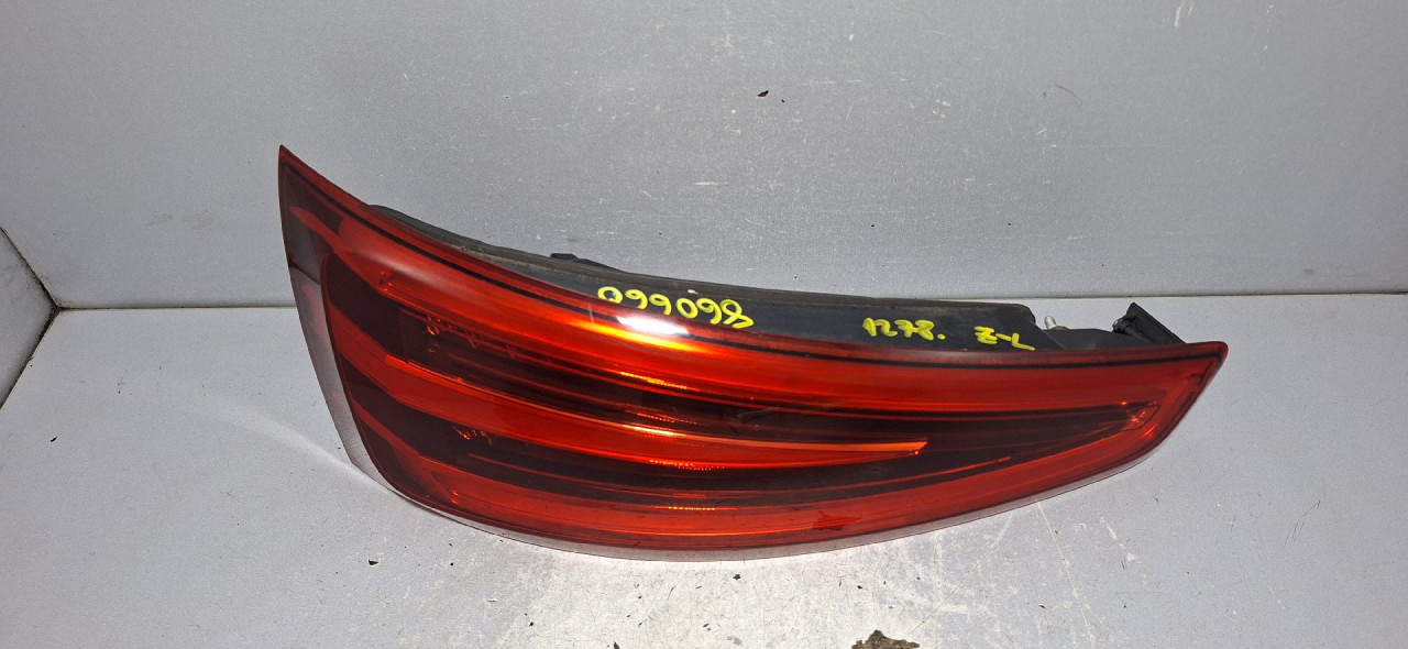 DIJELOVI STOP SVJETLO AUDI Q3 > 11-15 2.0 8U0945093A