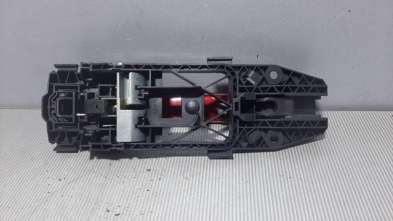 DIJELOVI RUCKA VRATA VW POLO > 09-14 5N0839885H