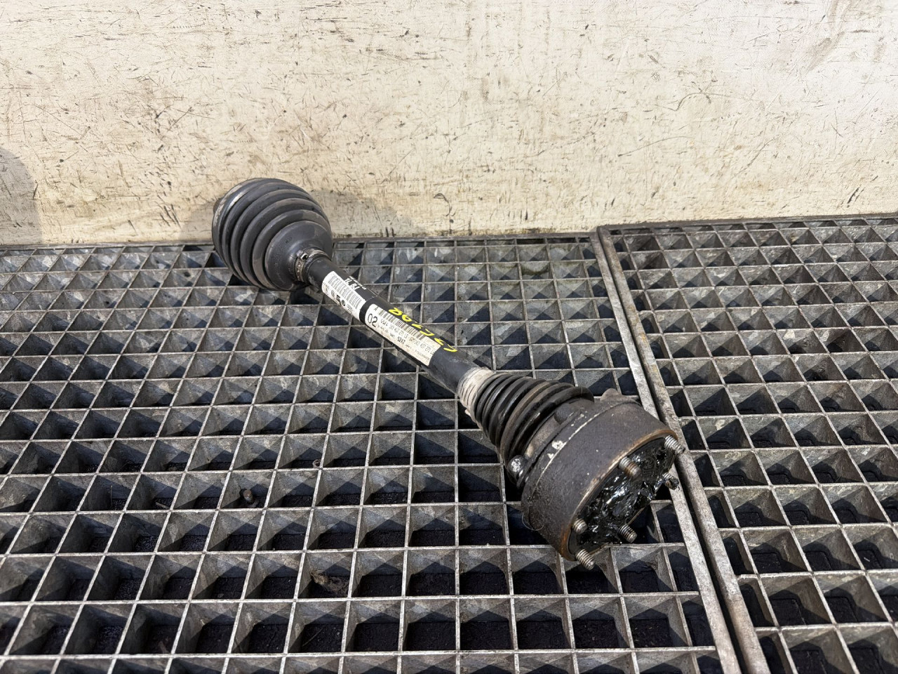 DIJELOVI POLUOSOVINA VW PASSAT B7 > 10-14 1.6 1K0407271LB