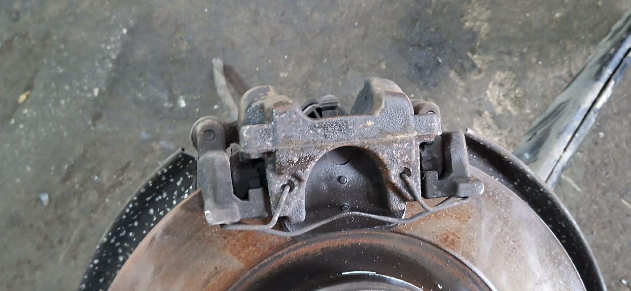 DIJELOVI KOCIONA KLJESTA VOLVO XC60 > 17- 32217363