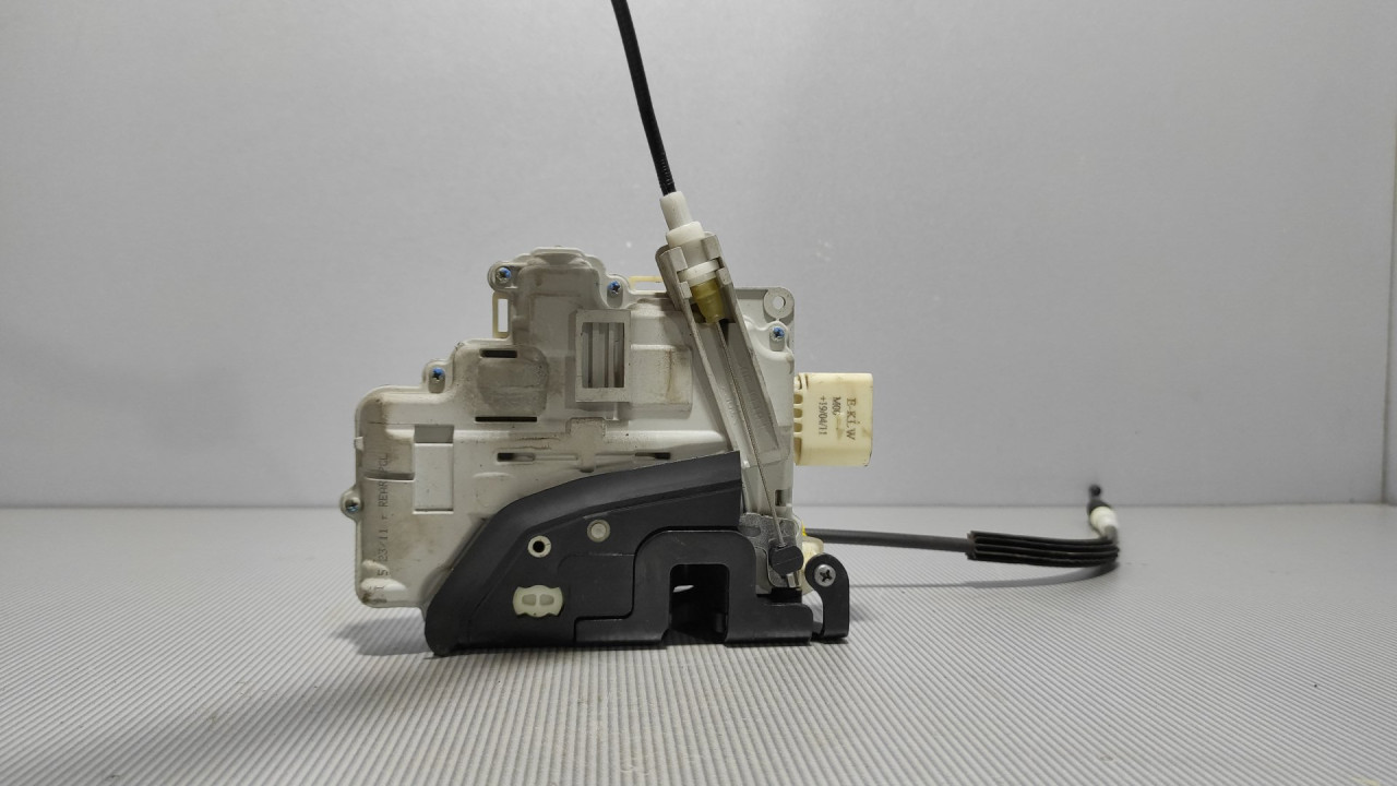 DIJELOVI BRAVA VRATA AUDI A6 4G > 11-14 4G0839015