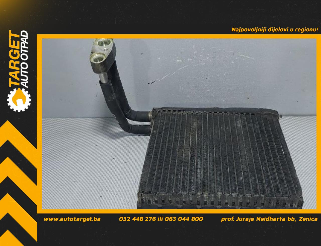 DIJELOVI MALI HLADNJAK FORD C-MAX > 03-07
