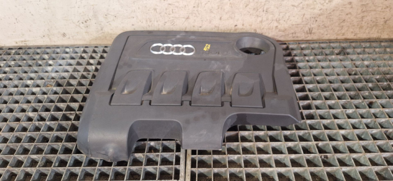 DIJELOVI POKLOPAC MOTORA AUDI Q3 > 11-15 03L103925R