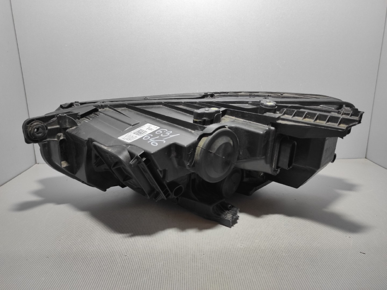 DIJELOVI FAR OSTECEN VW PASSAT B8 > 14- 3G1941036P