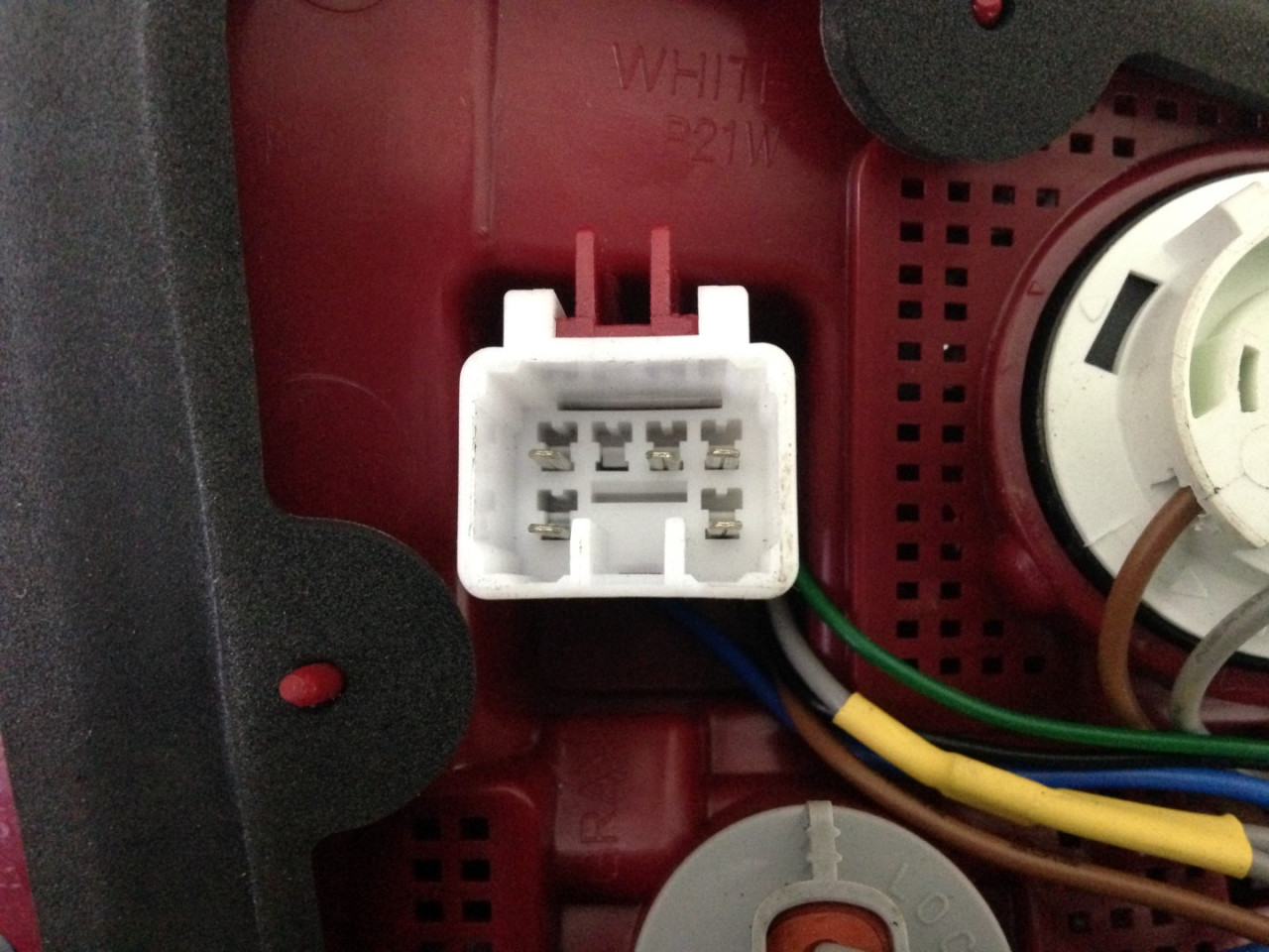 STOP SVJETLO KIA CEED > 15- KI436016 92404A2500