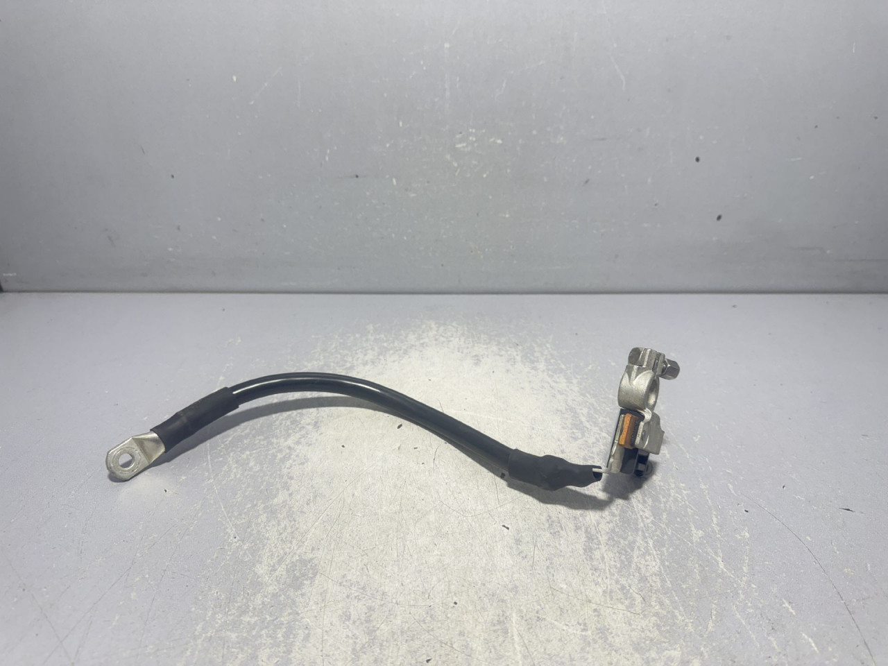DIJELOVI KLEMA AUDI A6 4G > 14-18 8T0915181
